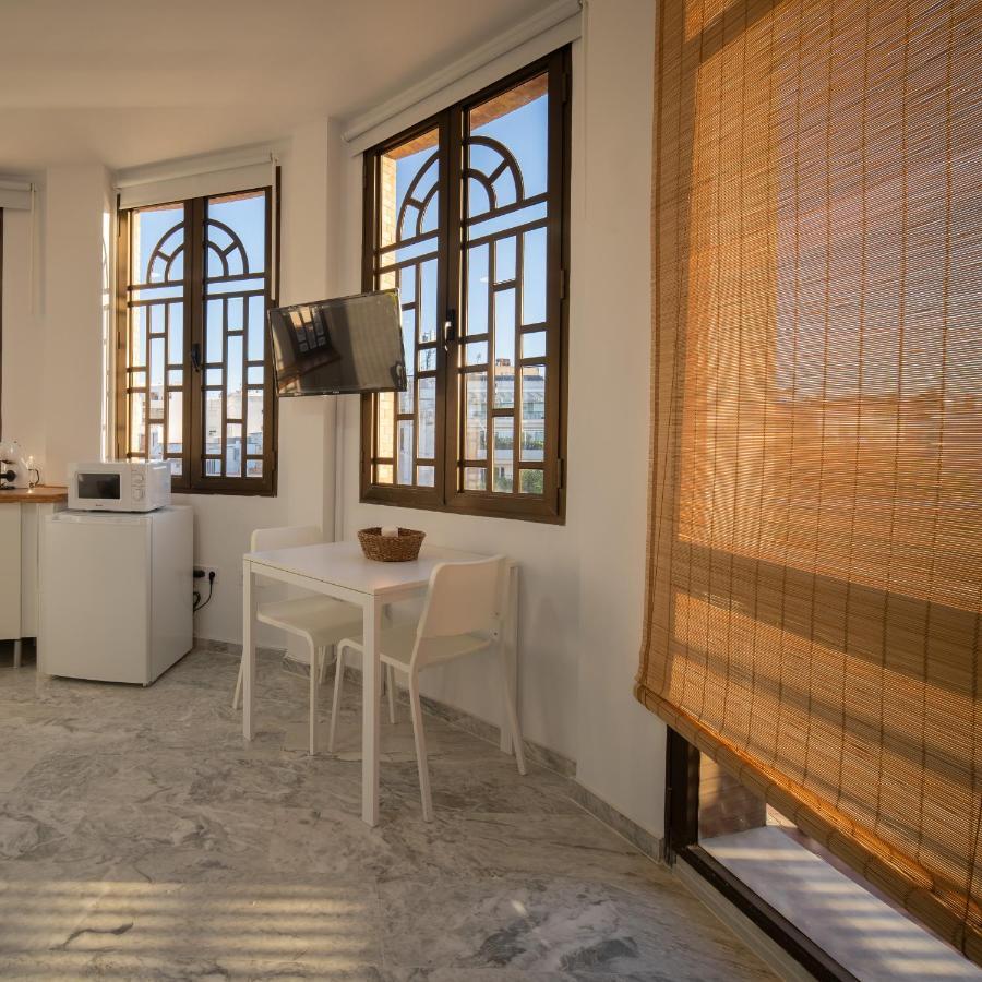 Conjunto De Apartamentos Antiguo Palacio Hotel Paris Huelva Ngoại thất bức ảnh